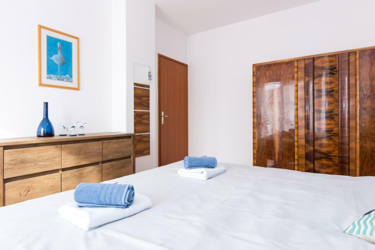Home Away From Home With A Heated Pool Punat Exterior foto